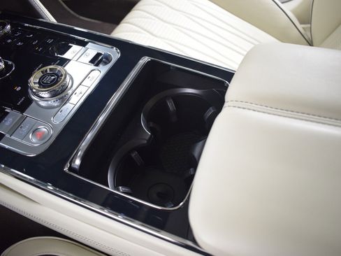 Certified 2020 Bentley Flying Spur W12 image 33