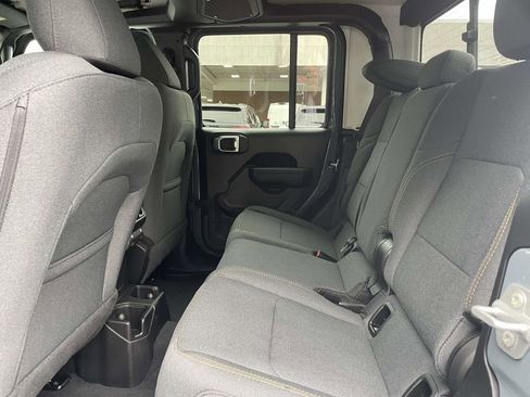 New 2026 Jeep Gladiator Sport AWD/4WD image 19