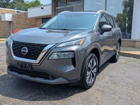 Used 2023 Nissan Rogue SV w/ SV Premium B Package AWD/4WD image 3