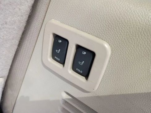 Used 2009 Lincoln Navigator Sport Utility 4D image 21