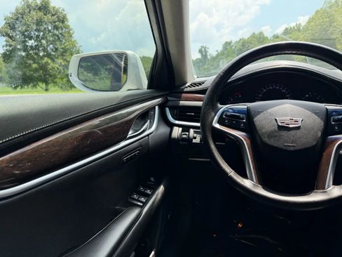 Used 2016 Cadillac XTS Luxury image 28