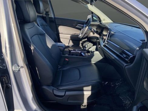 Used 2023 Kia Sportage EX image 34