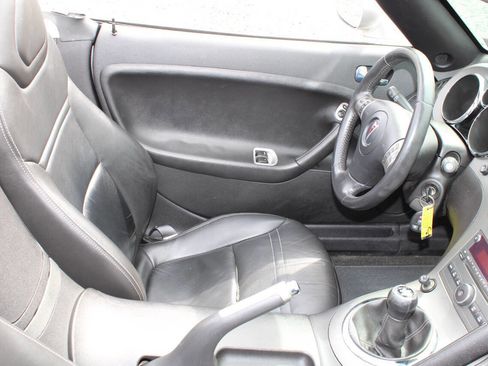 Used 2006 Pontiac Solstice Convertible w/ Premium Package image 15
