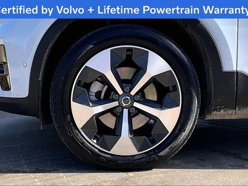 Certified 2025 Volvo XC40 B5 Plus image 11