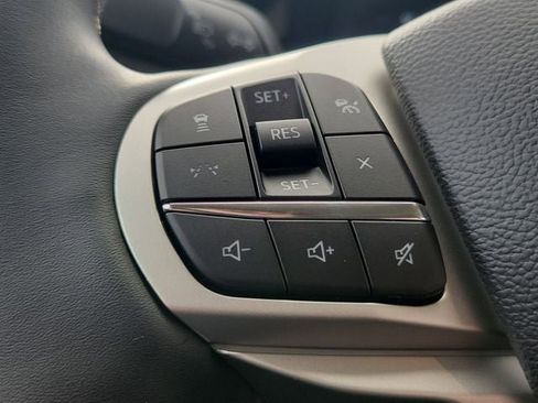 Used 2026 Ford Explorer Active AWD/4WD image 9