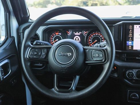 Used 2025 Jeep Wrangler Unlimited Sport AWD/4WD image 16