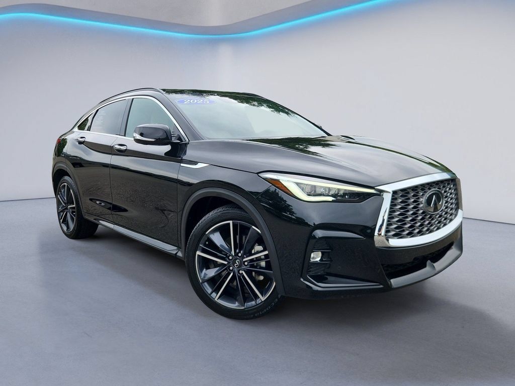 Used 2025 INFINITI QX55 Sensory AWD/4WD image 2