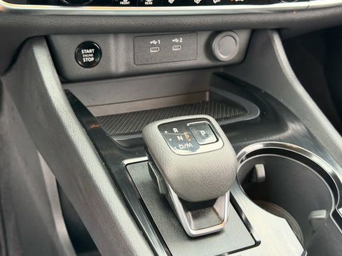 Certified 2025 Nissan Rogue SV FWD image 19