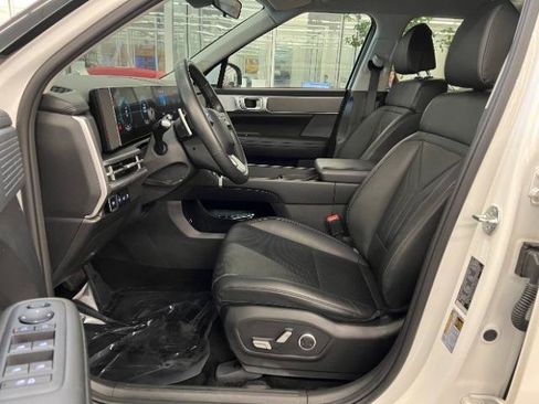 Used 2025 Hyundai Santa Fe SEL AWD/4WD image 24