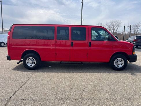 Used 2016 Chevrolet Express 3500 LS RWD image 5