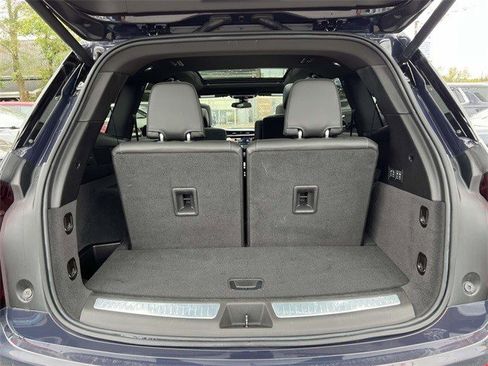 Certified 2025 Cadillac XT6 Premium Luxury image 8