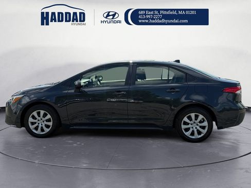 Used 2025 Toyota Corolla LE FWD image 2