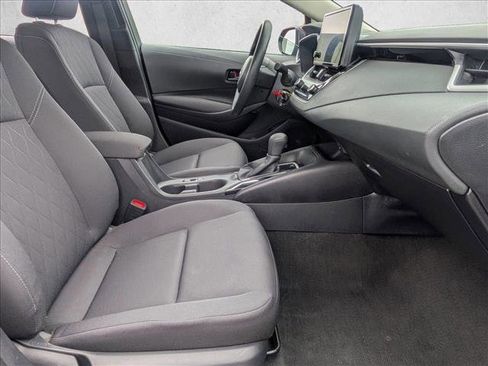 Used 2025 Toyota Corolla LE image 19