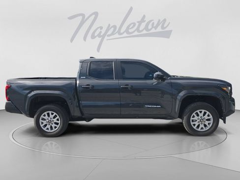 Used 2024 Toyota Tacoma SR5 w/ SR5 Upgrade Package RWD image 7