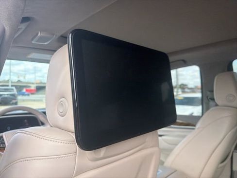 Used 2023 Cadillac Escalade Premium Luxury Platinum image 15