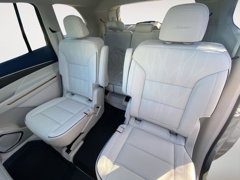 New 2026 Buick Enclave Avenir w/ Super Cruise Package image 24