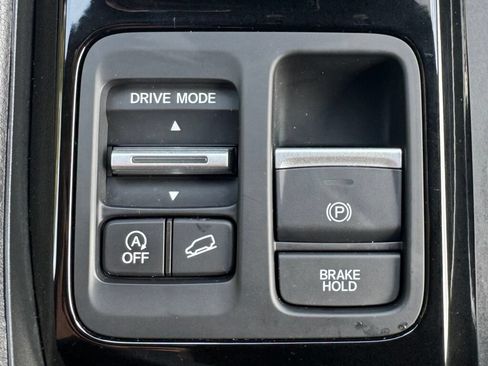 Used 2025 Honda Pilot Black Edition image 35