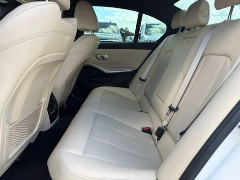 Used 2022 BMW 330i Sedan w/ Convenience Package RWD image 11
