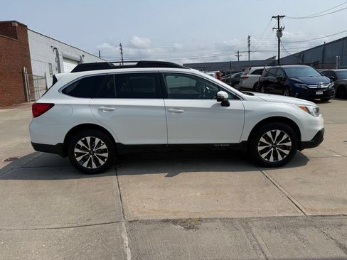 Used 2015 Subaru Outback 2.5i Limited AWD/4WD image 5