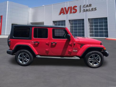 Used 2023 Jeep Wrangler Unlimited Sahara w/ Cold Weather Group AWD/4WD image 5