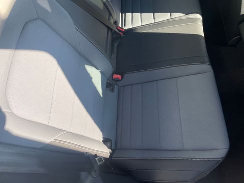 Used 2025 Volkswagen Jetta SE image 40