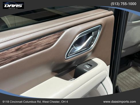 Used 2021 Chevrolet Tahoe Z71 w/ Luxury Package AWD/4WD image 39