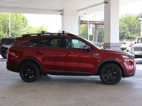 Used 2022 Kia Sorento S w/ Panoramic Sunroof Package AWD/4WD image 7