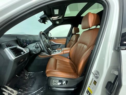 Used 2023 BMW X7 xDrive40i w/ Executive Package image 15