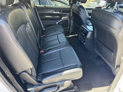 Used 2024 Jeep Wagoneer Series II w/ Flexible Seating Group RWD image 18