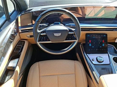 New 2025 Cadillac Escalade IQ Sport 2 w/ LPO, ONYX Package image 8