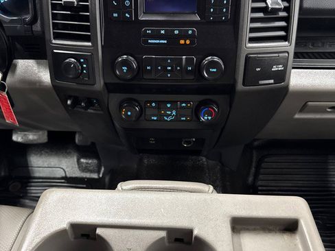 Used 2022 Ford F550 4x4 Crew Cab Super Duty w/ Power Equipment Group image 17