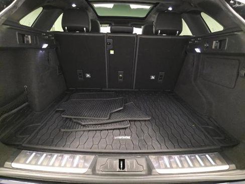 Used 2019 Jaguar F-PACE Premium image 7