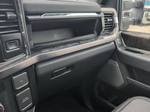 New 2026 Ford F250 Lariat w/ Black Appearance Package AWD/4WD image 23