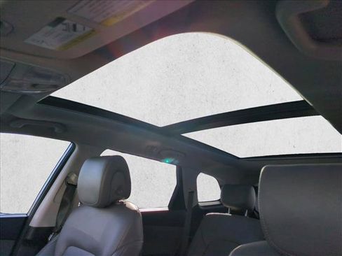 Used 2017 Hyundai Santa Fe Limited image 16