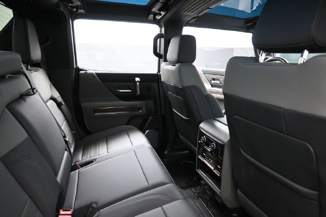 Used 2024 GMC Hummer EV 2X AWD/4WD image 30