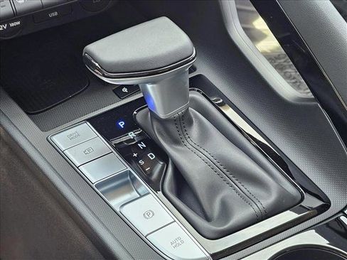 New 2025 Hyundai Elantra Limited image 15