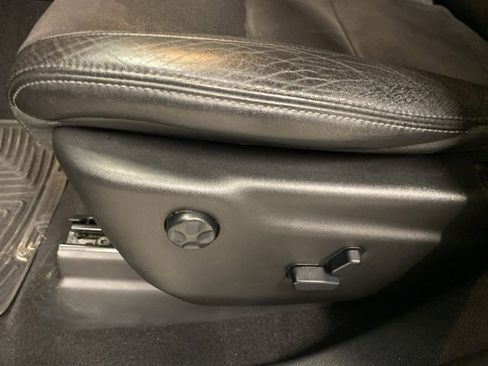 Used 2020 Jeep Grand Cherokee SRT image 29