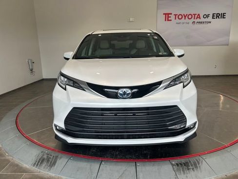 Certified 2024 Toyota Sienna Limited AWD/4WD image 2