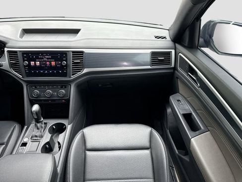 Used 2021 Volkswagen Atlas Cross Sport SE w/ V6 Towing Package FWD image 18
