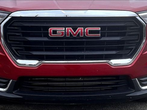 Used 2024 GMC Terrain SLE w/ Driver Convenience Package image 29