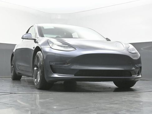 Used 2018 Tesla Model 3 Long Range image 52