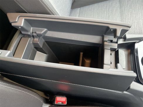 Used 2023 Nissan Rogue SV image 29