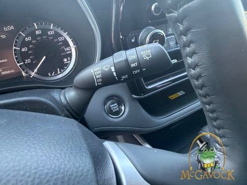 Used 2023 Toyota Highlander XSE FWD image 17