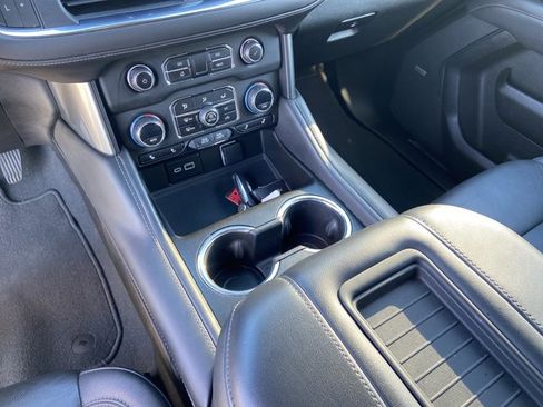 Used 2023 Chevrolet Suburban LT image 41