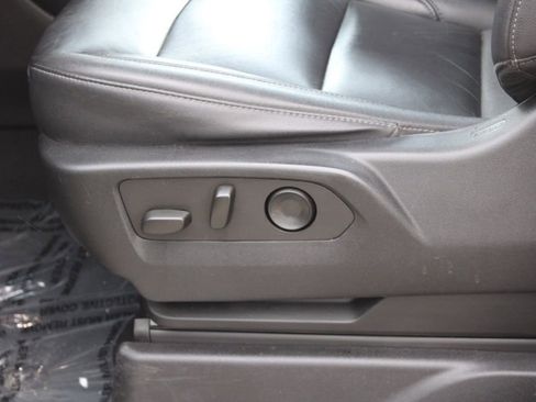 Used 2021 Chevrolet Suburban LT image 16