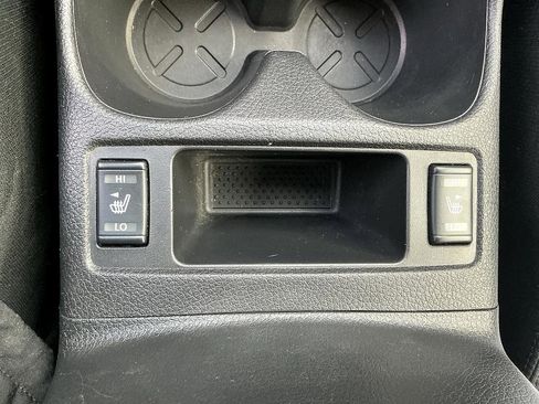 Used 2017 Nissan Rogue SV image 21