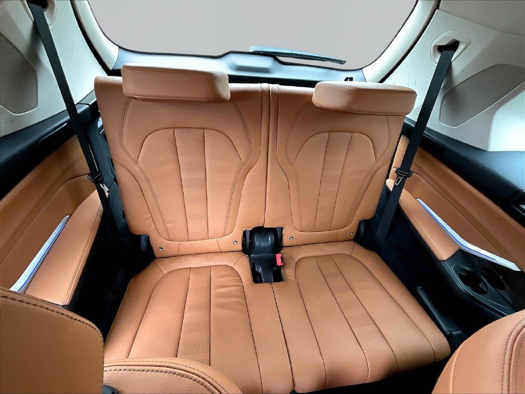 Used 2021 BMW X7 xDrive40i w/ Premium Package AWD/4WD image 29