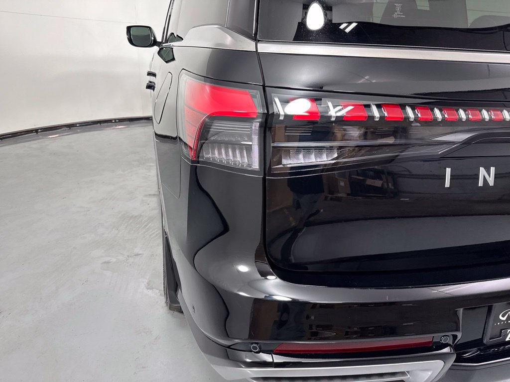 Certified 2026 INFINITI QX80 Luxe w/ Cargo Package AWD/4WD image 8