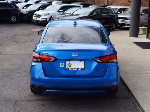 Used 2023 Nissan Versa SV image 10
