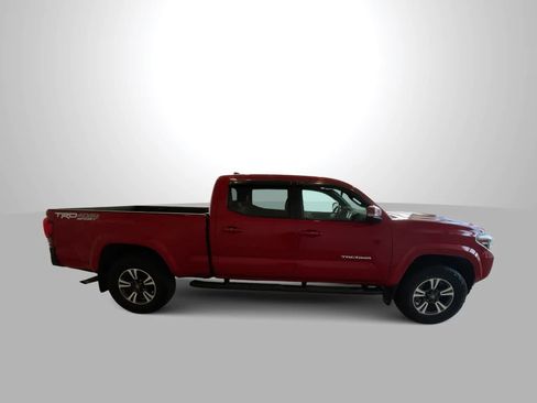 Used 2019 Toyota Tacoma TRD Sport w/ TRD Premium Sport Package AWD/4WD image 9